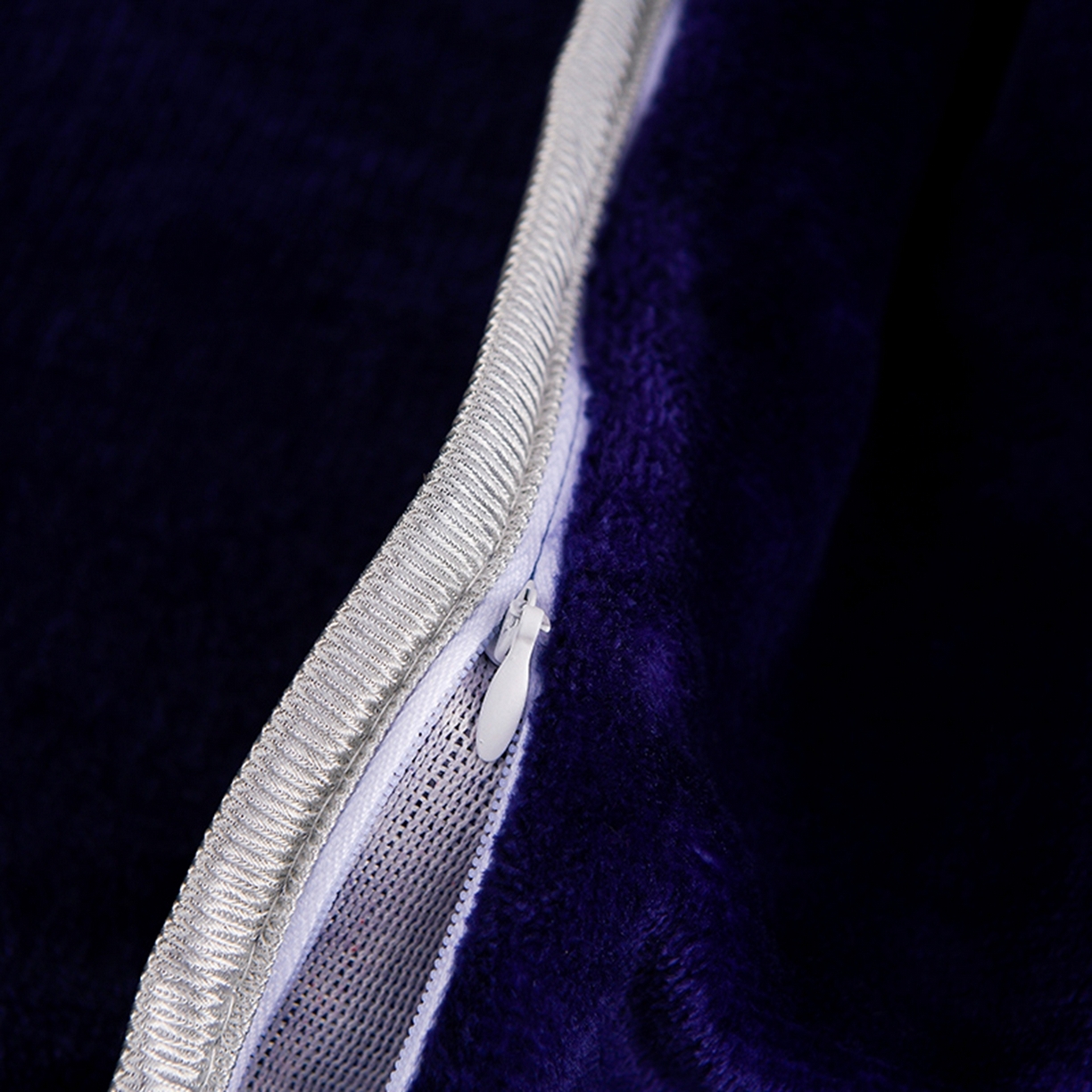 91家纺网 家纺一手货源 找家纺 梦宴 2025新款冬季牛奶绒加厚保暖床裙款法兰绒珊瑚绒四件套床上用品 一路有你