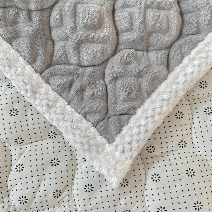 91家纺网 家纺一手货源 找家纺 （总）正邦家纺 2025新款加厚全消光牛奶绒床垫夹棉床褥高克重5D雕花牛奶绒单人床上下铺床护垫