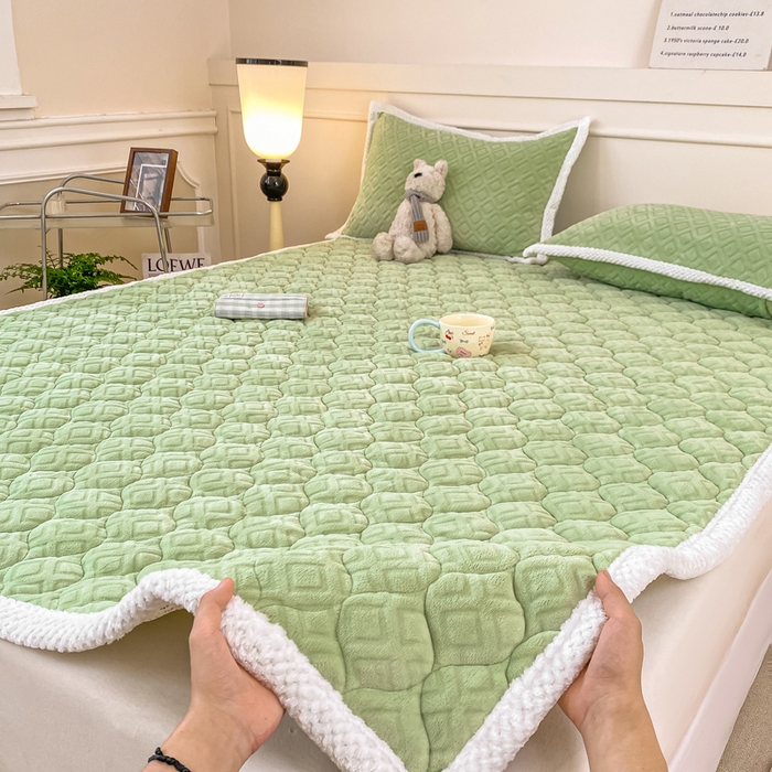 正邦家纺 2025新款加厚全消光牛奶绒夹棉床褥高克重5D雕花牛奶绒单人床上下铺床护垫 苹果绿