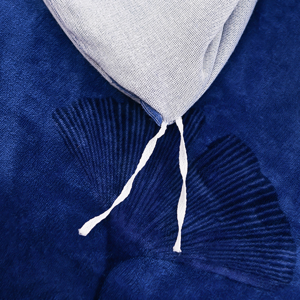 91家纺网 家纺一手货源 找家纺 梦宴 2025新款冬季牛奶绒加厚保暖床裙款法兰绒珊瑚绒四件套床上用品 一叶知秋