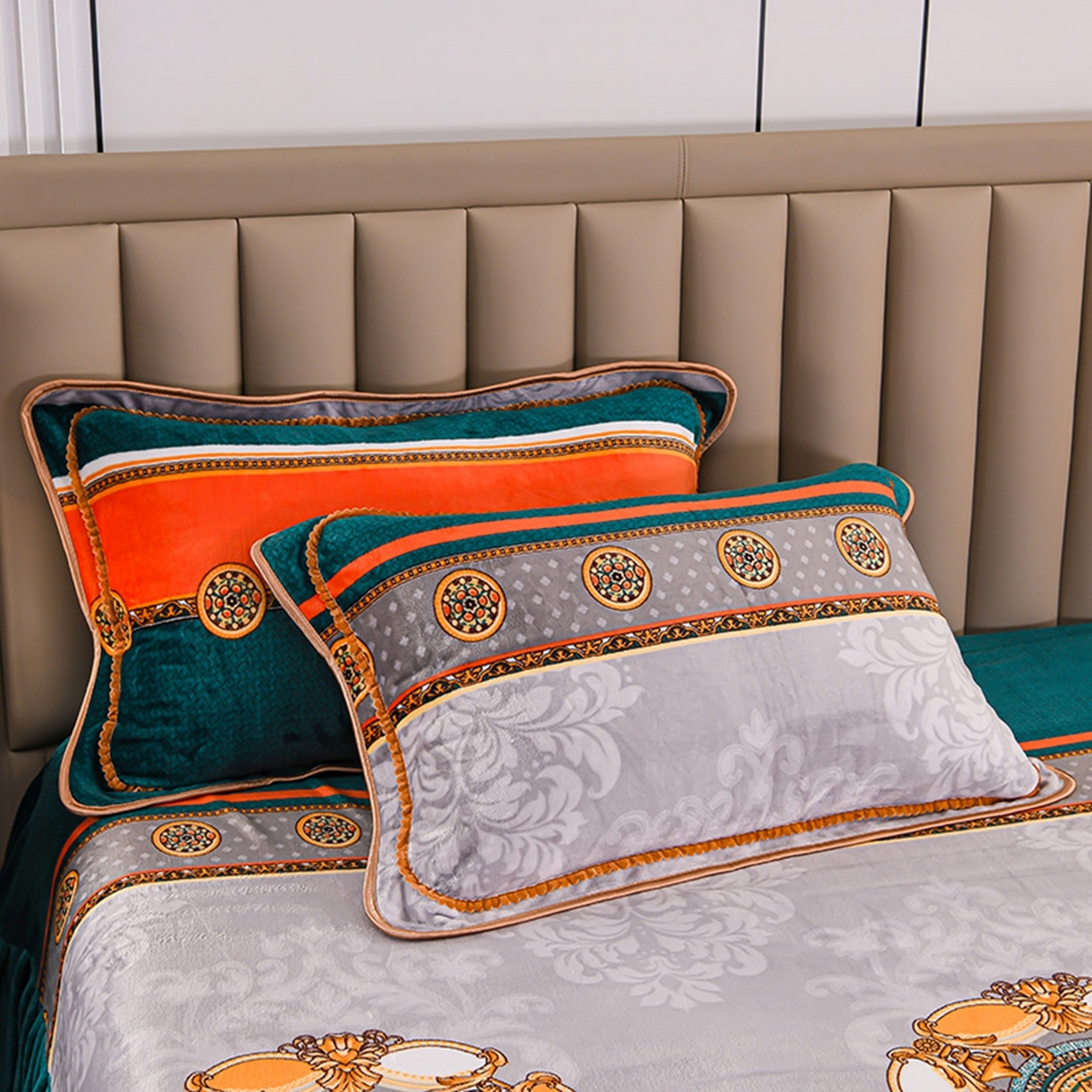 91家纺网 家纺一手货源 找家纺 梦宴 2025新款冬季牛奶绒加厚保暖床裙款法兰绒珊瑚绒四件套床上用品 英伦风尚