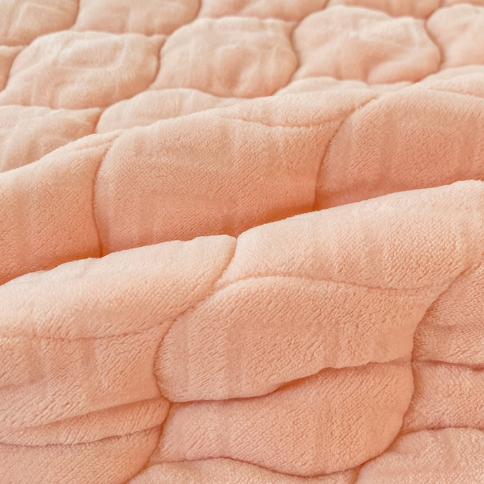 91家纺网 家纺一手货源 找家纺 正邦家纺 2025新款加厚全消光牛奶绒夹棉床褥高克重5D雕花牛奶绒单人床上下铺床护垫 桃夭