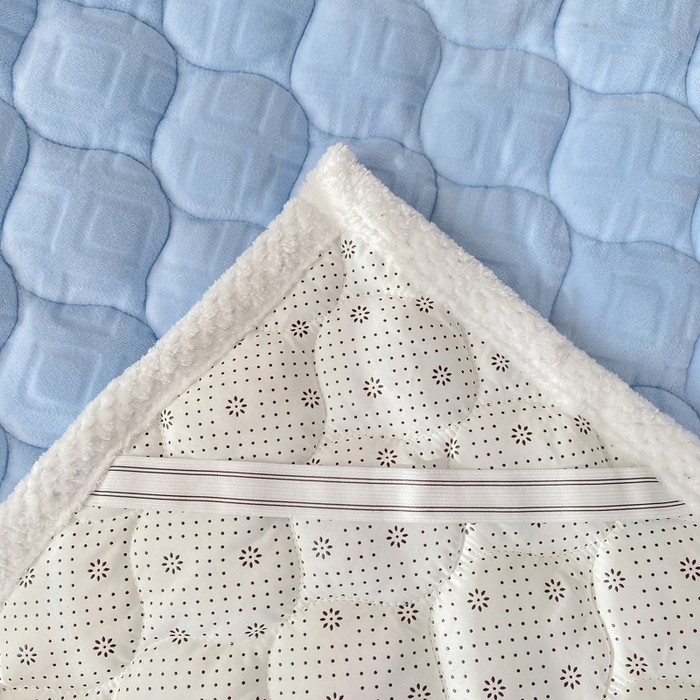 91家纺网 家纺一手货源 找家纺 正邦家纺 2025新款加厚全消光牛奶绒夹棉床褥高克重5D雕花牛奶绒单人床上下铺床护垫 月蓝