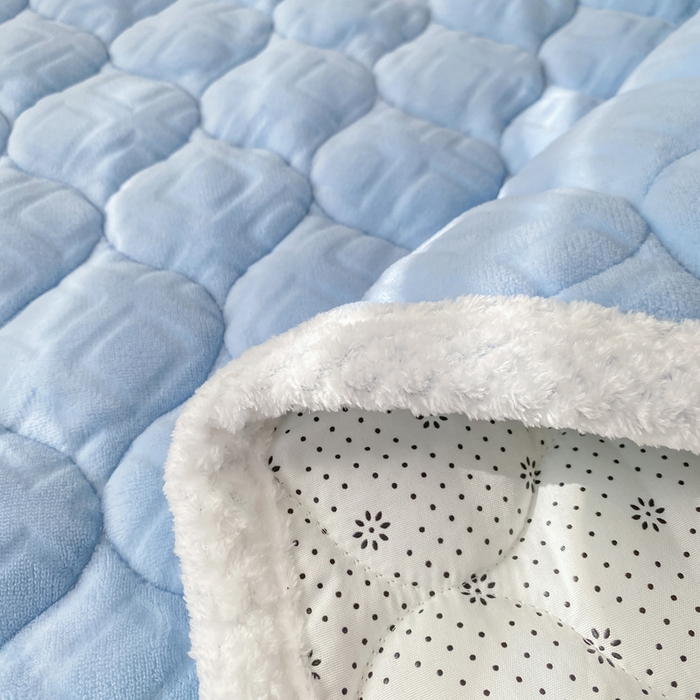 91家纺网 家纺一手货源 找家纺 正邦家纺 2025新款加厚全消光牛奶绒夹棉床褥高克重5D雕花牛奶绒单人床上下铺床护垫 月蓝