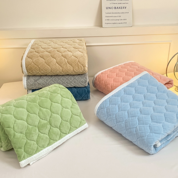 91家纺网 家纺一手货源 找家纺 正邦家纺 2025新款加厚全消光牛奶绒夹棉床褥高克重5D雕花牛奶绒单人床上下铺床护垫 组合