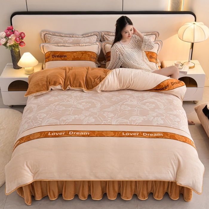 91家纺网 家纺一手货源 找家纺 （总）梦宴 2025新款冬季牛奶绒加厚保暖床裙款法兰绒珊瑚绒四件套