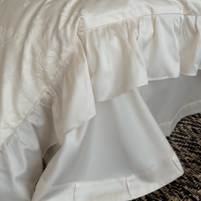 91家纺网 家纺一手货源 找家纺 MIU缪家居 2025新款100支全棉厚织提花四件套-花瓣雨-花园秘境 松云白