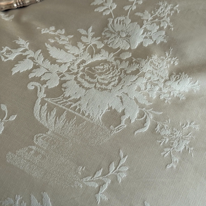 91家纺网 家纺一手货源 找家纺 MIU缪家居 2025新款100支全棉厚织提花四件套-花瓣雨-花园秘境 仙踪绿