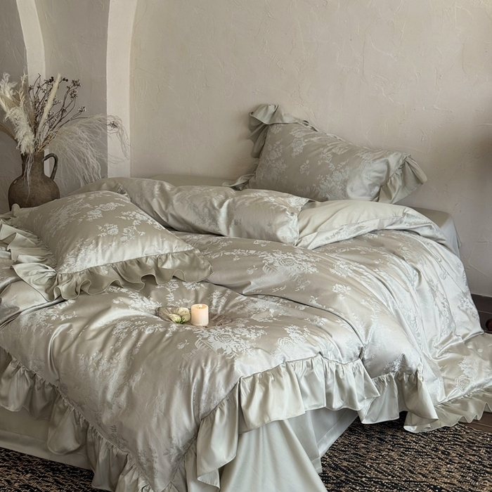 91家纺网 家纺一手货源 找家纺 MIU缪家居 2025新款100支全棉厚织提花四件套-花瓣雨-花园秘境 仙踪绿