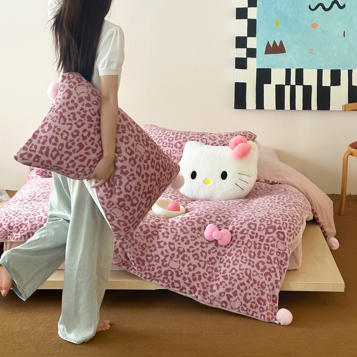 91家纺网 家纺一手货源 找家纺 （总）桃子家居 2025新款A类ins豹纹立体蝴蝶结毛球工艺少女加厚牛奶绒四件套