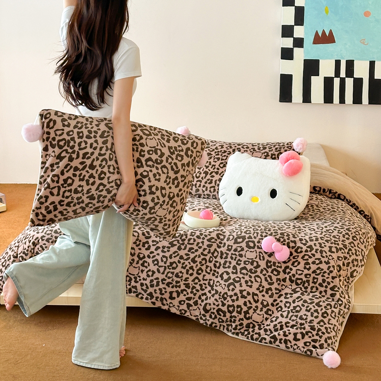 91家纺网 家纺一手货源 找家纺 桃子家居 2025新款A类ins豹纹立体蝴蝶结毛球工艺少女加厚牛奶绒四件套 绒毛球-豹纹蝴蝶结咖