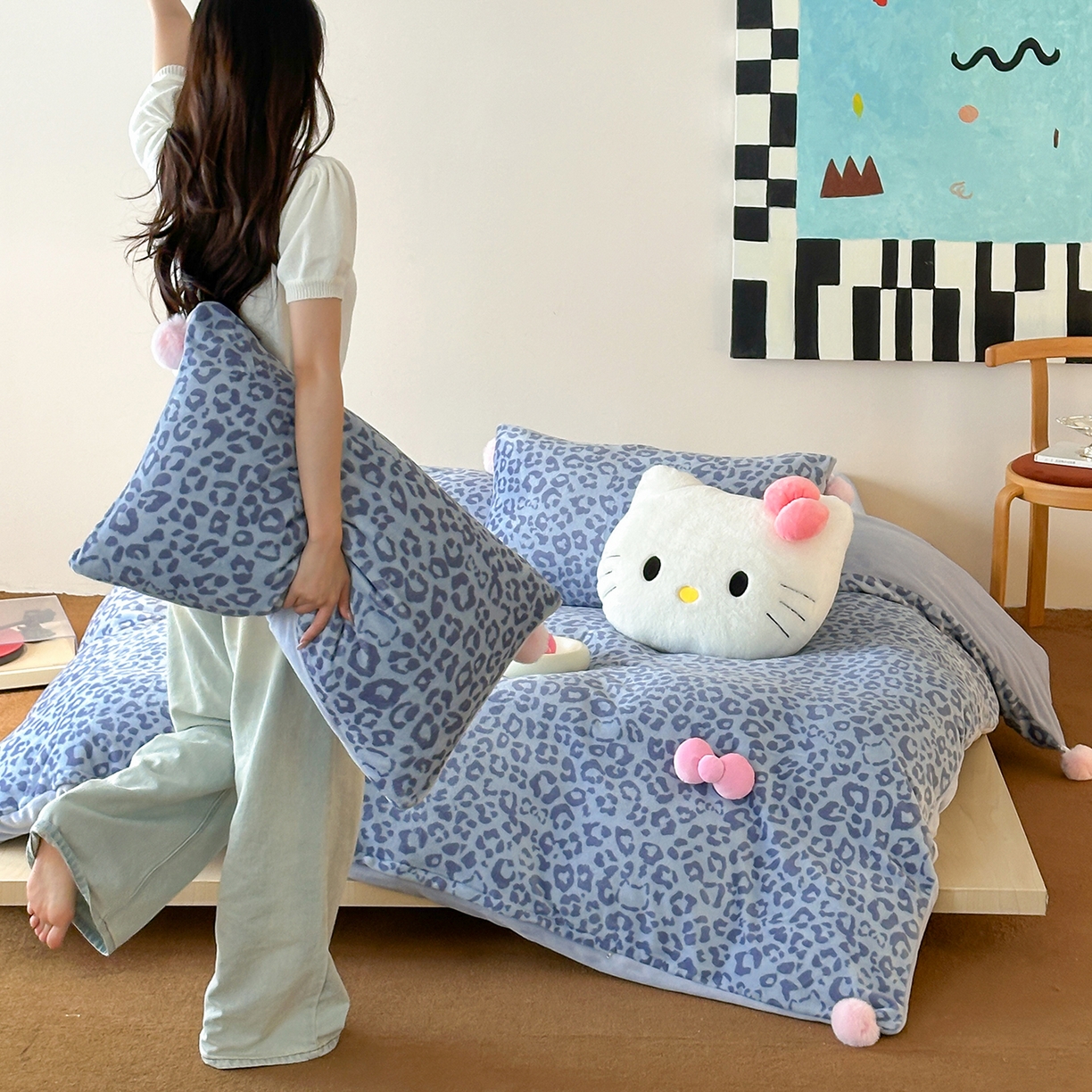 91家纺网 家纺一手货源 找家纺 桃子家居 2025新款A类ins豹纹立体蝴蝶结毛球工艺少女加厚牛奶绒四件套 绒毛球-豹纹蝴蝶结蓝