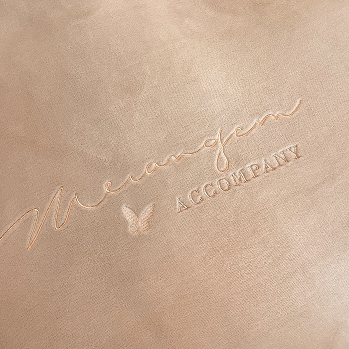 91家纺网 家纺一手货源 找家纺 金牛座家纺 2025新款加厚牛奶绒重工刺绣贴布绣四件套-蝶恋花 蝶恋花-杏色