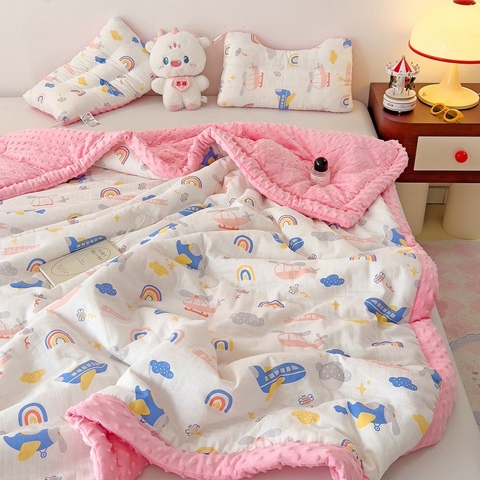 91家纺网 家纺一手货源 找家纺 十九色 2025新款婴幼儿安抚豆豆被全棉华夫格豆豆被一体款+可拆款（可机洗） 一体款-飞行日记