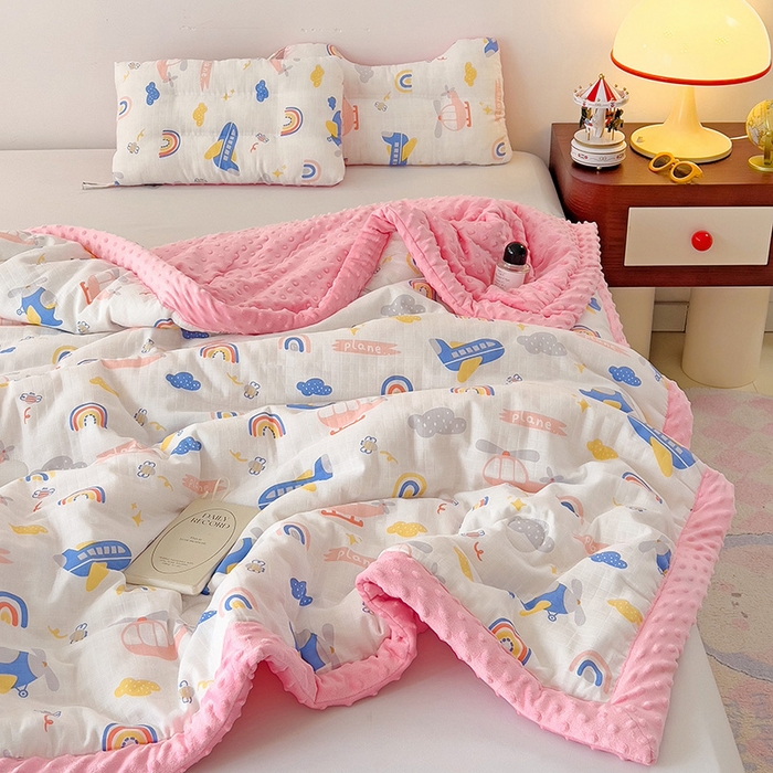 91家纺网 家纺一手货源 找家纺 十九色 2025新款婴幼儿安抚豆豆被全棉华夫格豆豆被一体款+可拆款（可机洗） 一体款-飞行日记