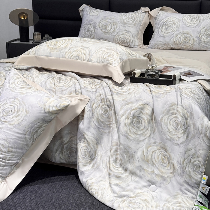 91家纺网 家纺一手货源 找家纺 八方汇（一户被芯生活馆） 2025春夏新款莱赛尔天丝夏被嵌绳款数码印花单夏被夏被四件套单床笠单床单款 松绿玫瑰