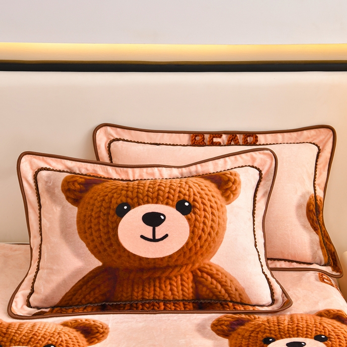 91家纺网 家纺一手货源 找家纺 羽梦2025新款8.5斤牛奶法莱绒金貂法兰绒四件套直播爆款 KT熊