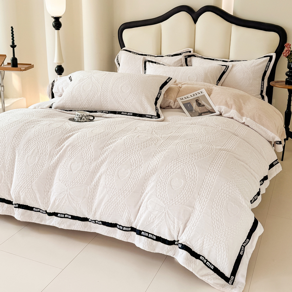 91家纺网 家纺一手货源 找家纺 （总）潮邦创意家居 2025新款冬季雕花牛奶绒四件套-简逸黑钻