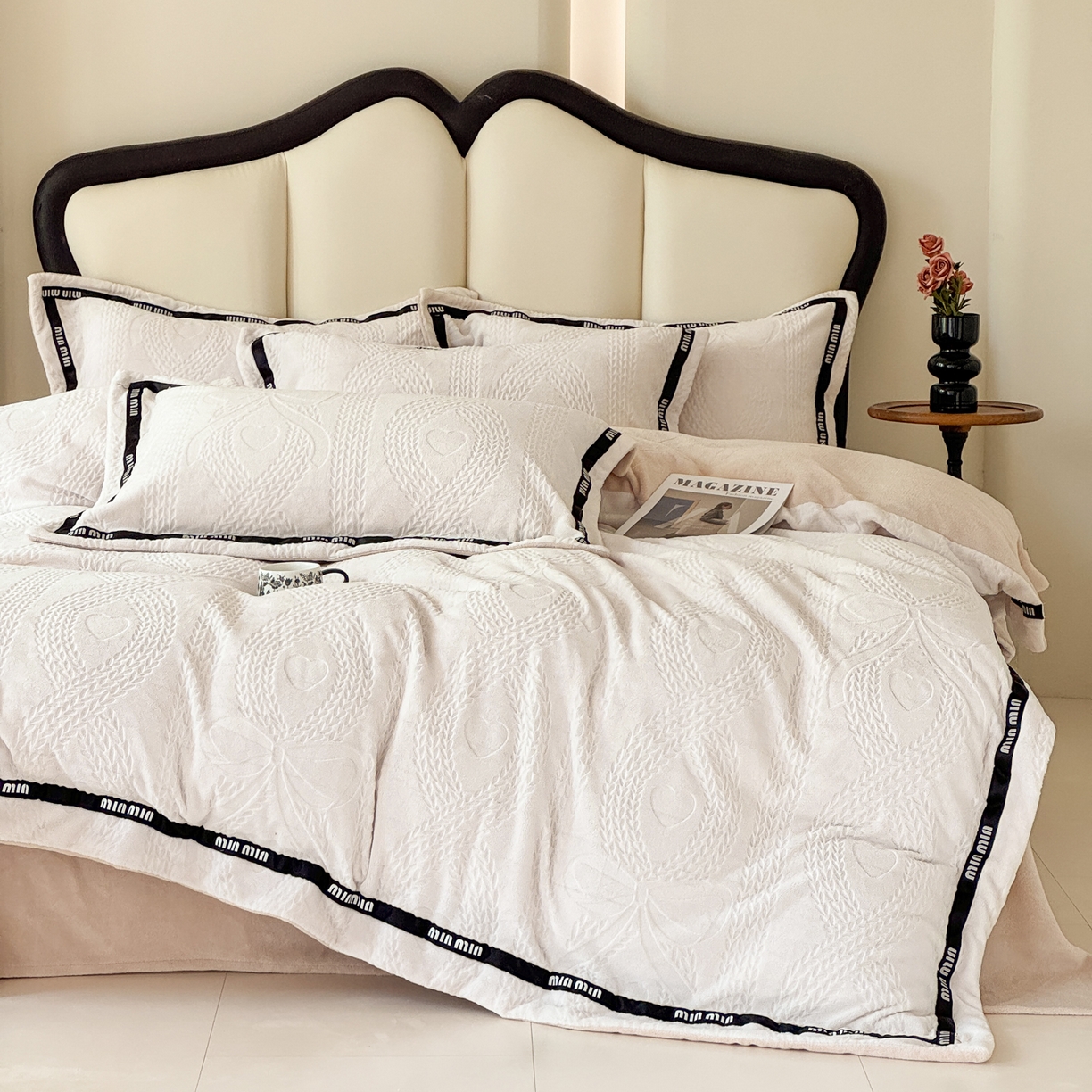 91家纺网 家纺一手货源 找家纺 （总）潮邦创意家居 2025新款冬季雕花牛奶绒四件套-简逸黑钻