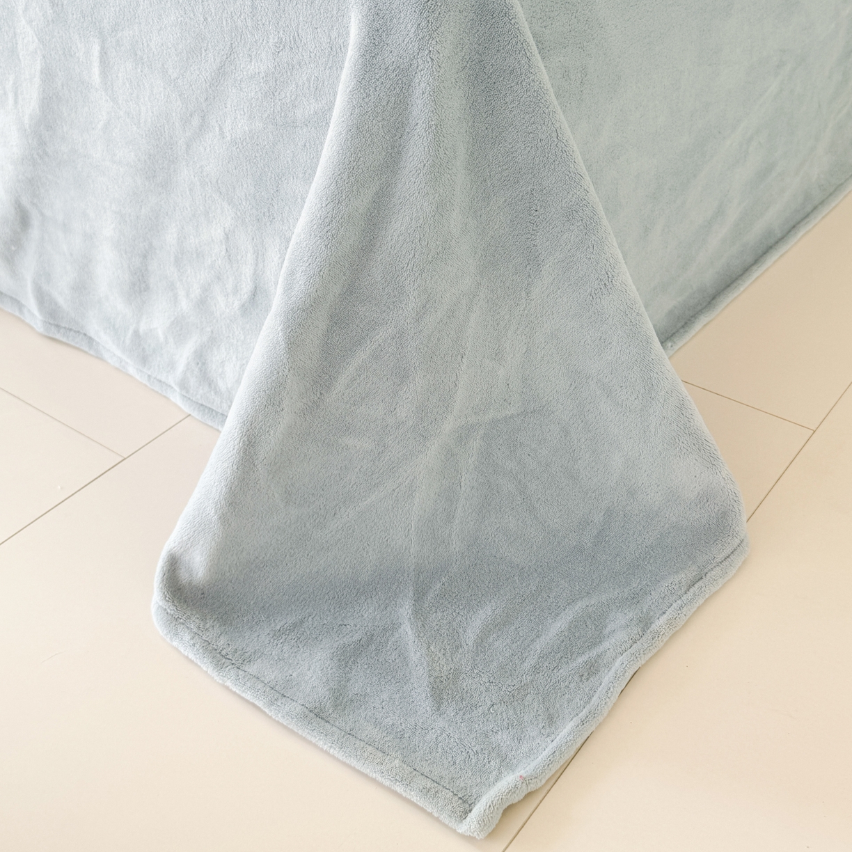 91家纺网 家纺一手货源 找家纺 潮邦创意家居 2025新款冬季雕花牛奶绒四件套-简逸黑钻 简逸黑钻-浅蓝