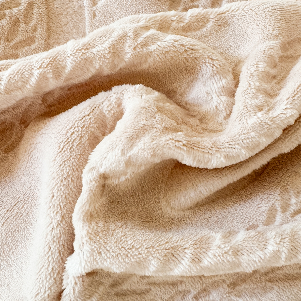 91家纺网 家纺一手货源 找家纺 潮邦创意家居 2025新款冬季雕花牛奶绒四件套-简逸黑钻 简逸黑钻-玉色