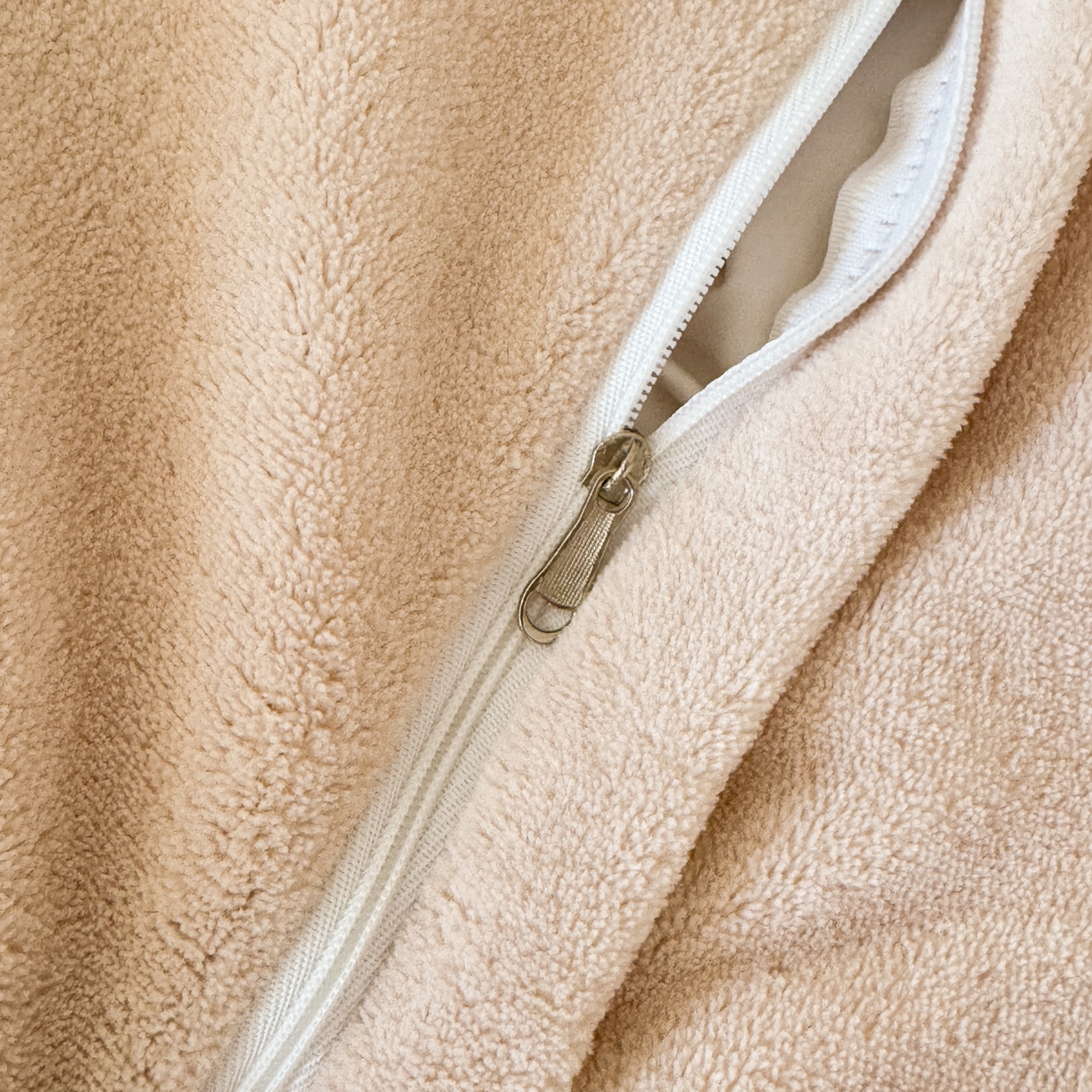 91家纺网 家纺一手货源 找家纺 潮邦创意家居 2025新款冬季雕花牛奶绒四件套-简逸黑钻 简逸黑钻-玉色