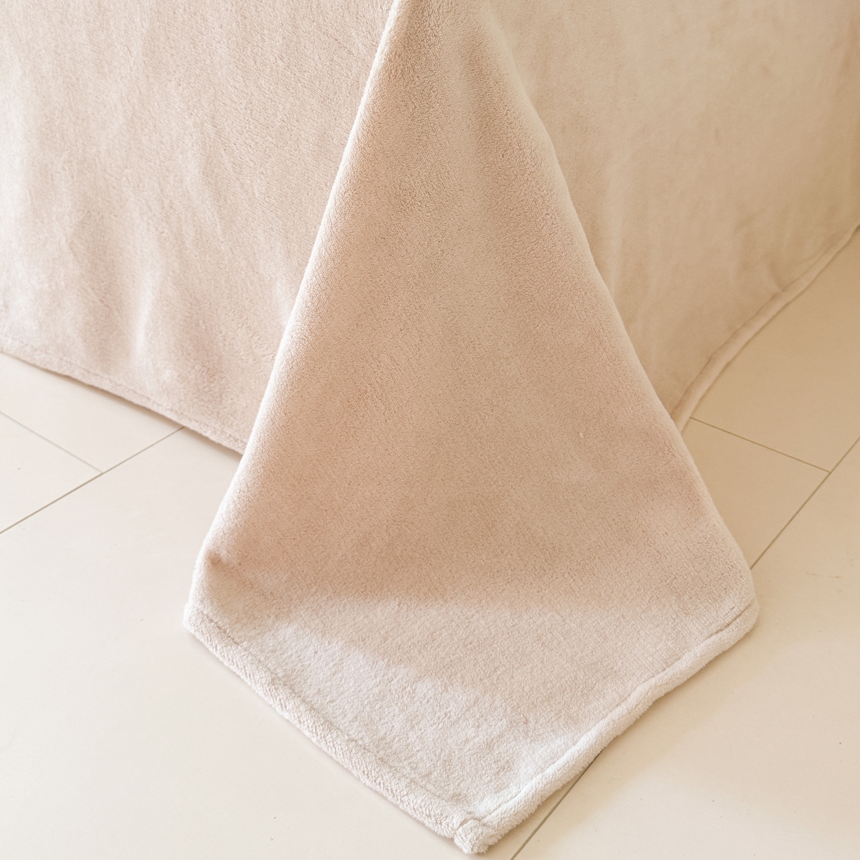 91家纺网 家纺一手货源 找家纺 潮邦创意家居 2025新款冬季雕花牛奶绒四件套-简逸黑钻 简逸黑钻-玉色