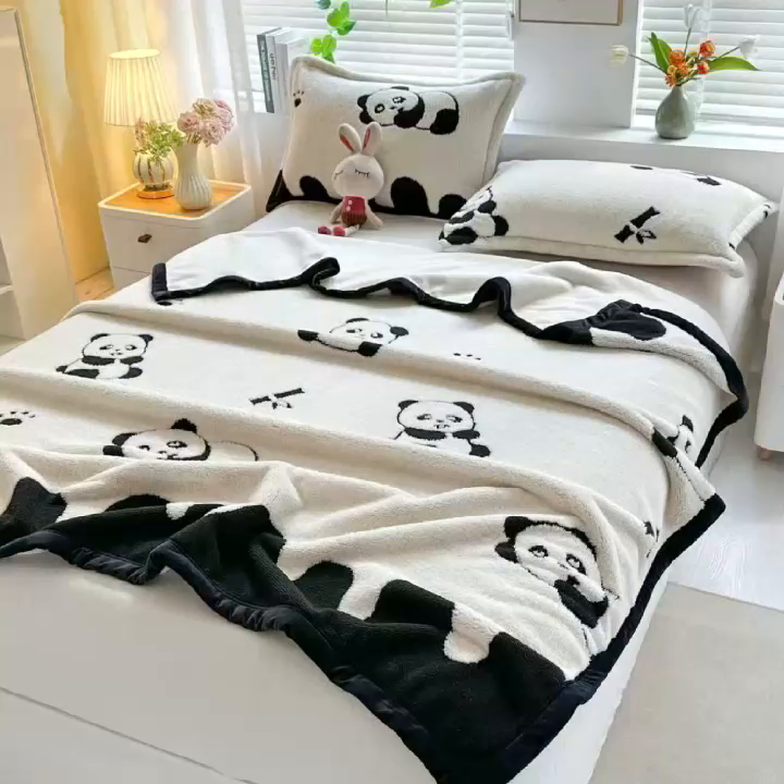 91家纺网 家纺一手货源 找家纺 悦织湾家纺 2025新款黑白阳离子熊猫绒毛球毯轻奢雅致多功能毛毯盖毯休闲毯沙发毯跨境专供可定制量大可谈 熊猫绒-熊猫（不带球）
