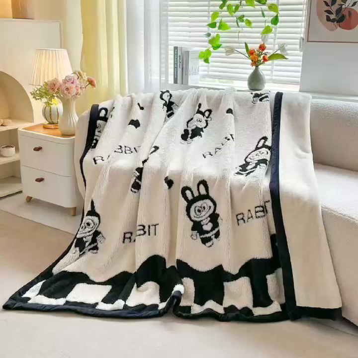 91家纺网 家纺一手货源 找家纺 悦织湾家纺 2025新款黑白阳离子熊猫绒毛球毯轻奢雅致多功能毛毯盖毯休闲毯沙发毯跨境专供可定制量大可谈 熊猫绒-小布布（不带球）