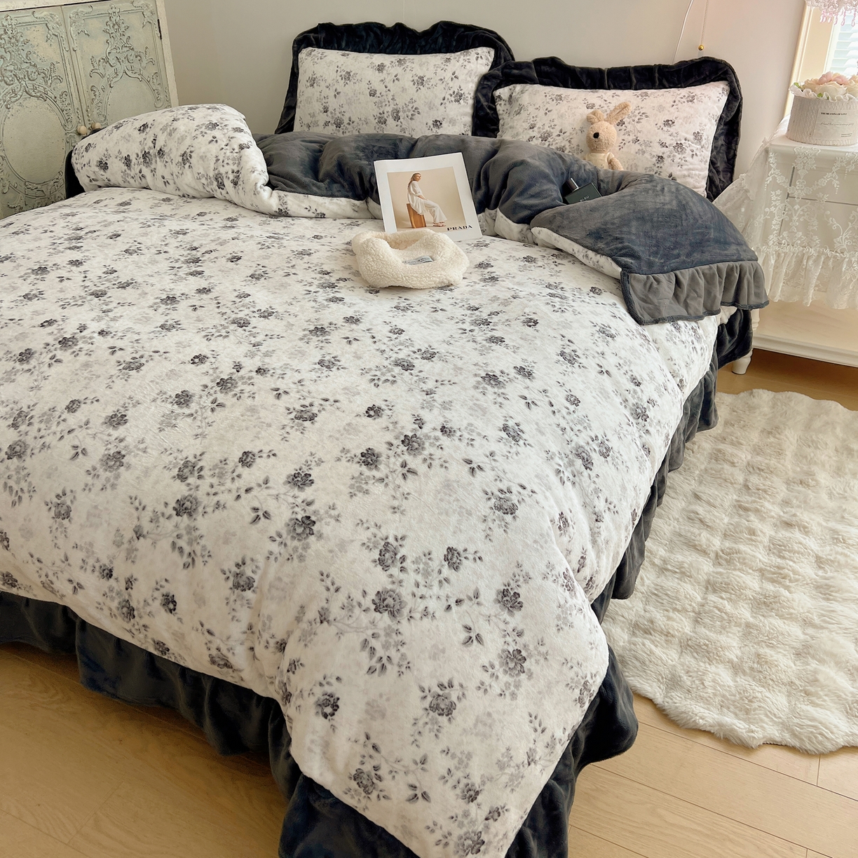 91家纺网 家纺一手货源 找家纺 桃喜 2025新款牛奶绒碎花花边系列四件套【会员-5】 赫本