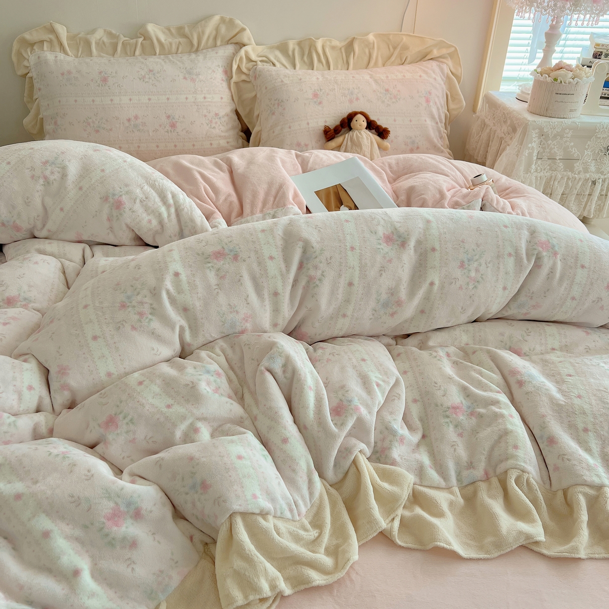 91家纺网 家纺一手货源 找家纺 （总）桃喜 2025新款牛奶绒碎花花边系列四件套【会员-5】