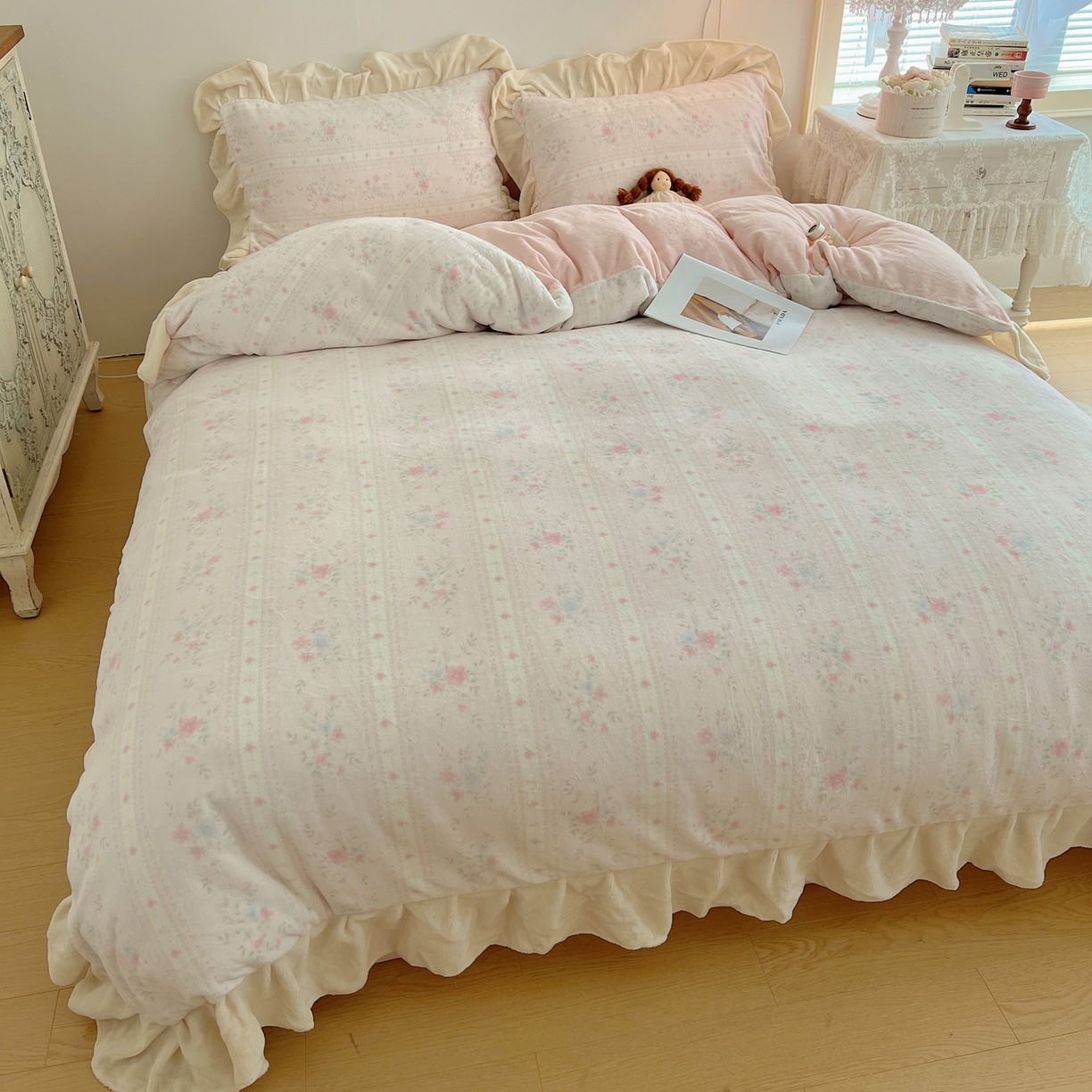 91家纺网 家纺一手货源 找家纺 （总）桃喜 2025新款牛奶绒碎花花边系列四件套【会员-5】