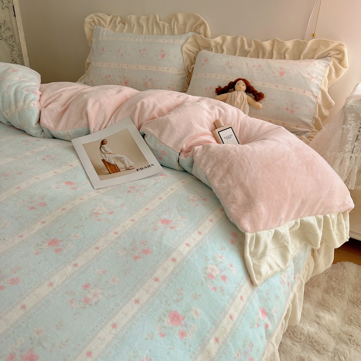 91家纺网 家纺一手货源 找家纺 桃喜 2025新款牛奶绒碎花花边系列四件套【会员-5】 馥郁蓝