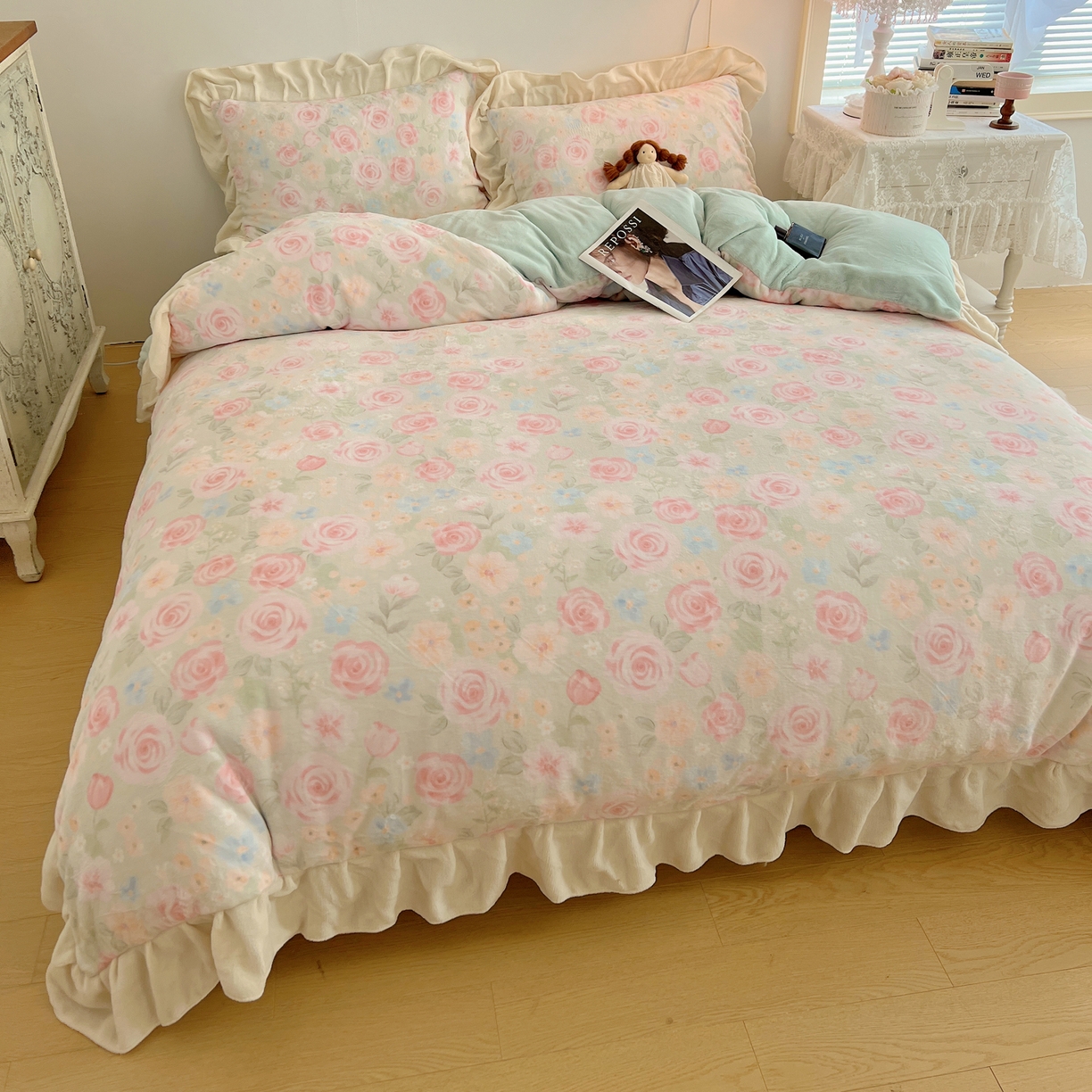 91家纺网 家纺一手货源 找家纺 桃喜 2025新款牛奶绒碎花花边系列四件套【会员-5】 蔷薇