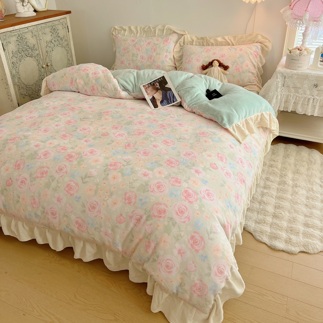 91家纺网 家纺一手货源 找家纺 桃喜 2025新款牛奶绒碎花花边系列四件套【会员-5】 蔷薇