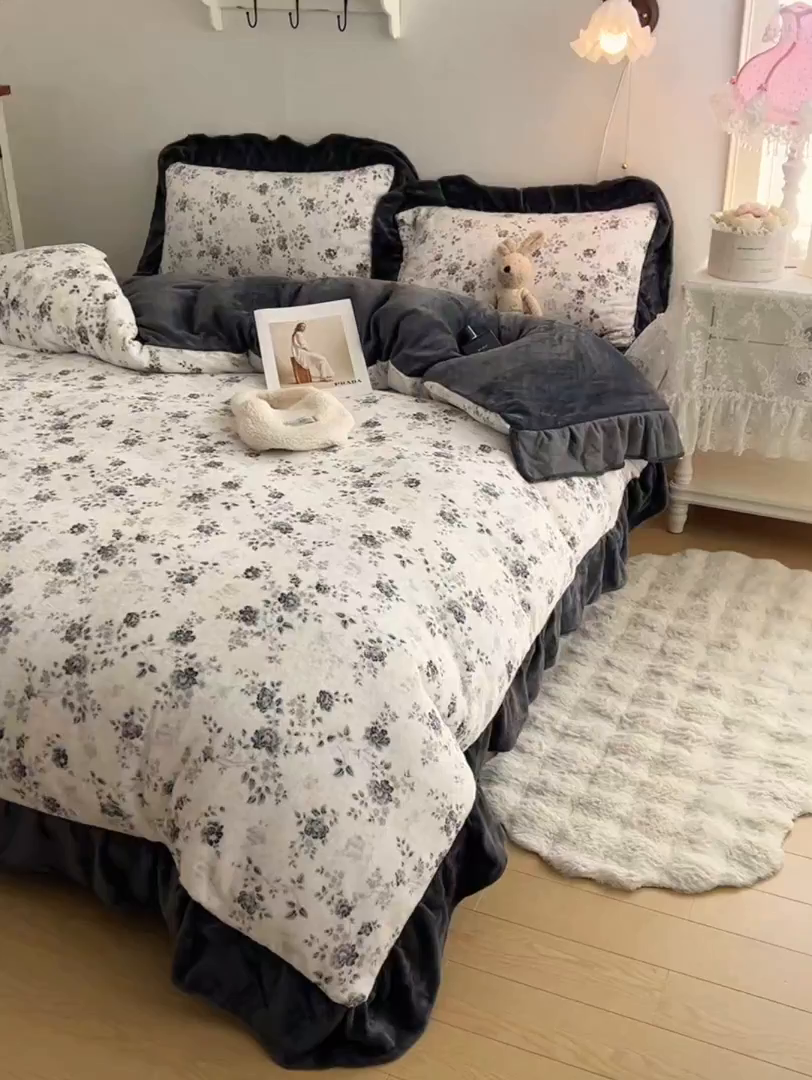 91家纺网 家纺一手货源 找家纺 桃喜 2025新款牛奶绒碎花花边系列四件套【会员-5】 赫本