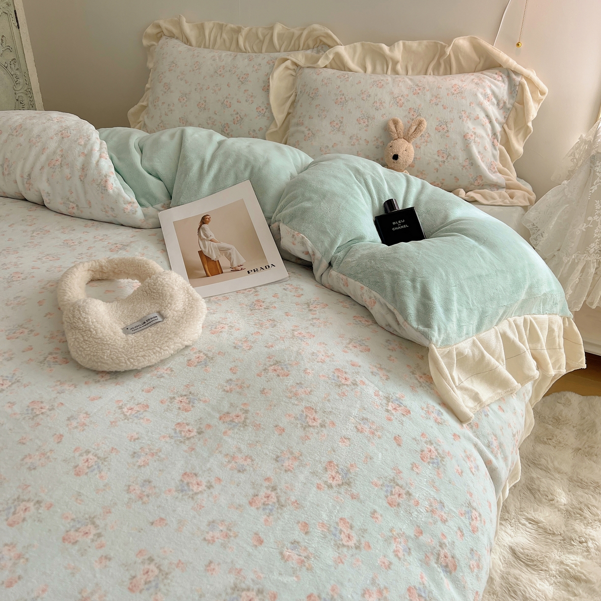 91家纺网 家纺一手货源 找家纺 桃喜 2025新款牛奶绒碎花花边系列四件套【会员-5】 山茶