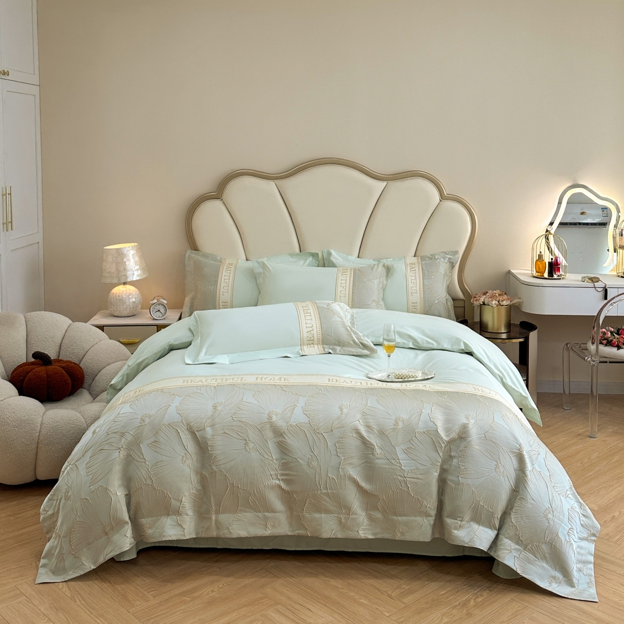 91家纺网 家纺一手货源 找家纺 （总）女子家纺 2025新款亲肤棉立体浮雕刺绣拼接四件套-东方树叶系列