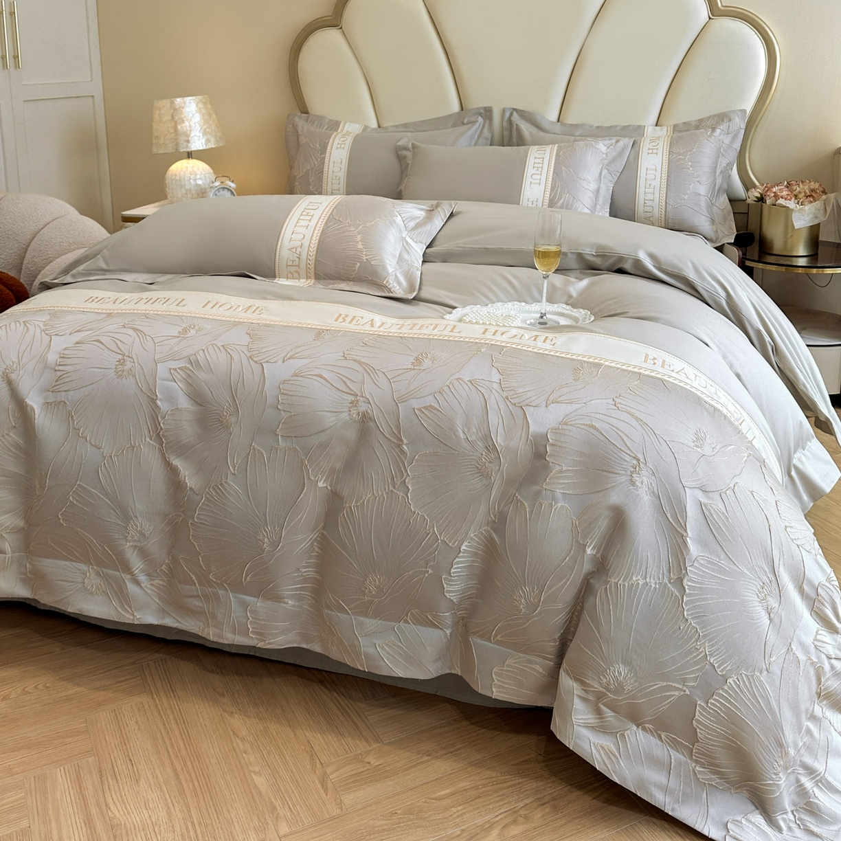 91家纺网 家纺一手货源 找家纺 （总）女子家纺 2025新款亲肤棉立体浮雕刺绣拼接四件套-东方树叶系列