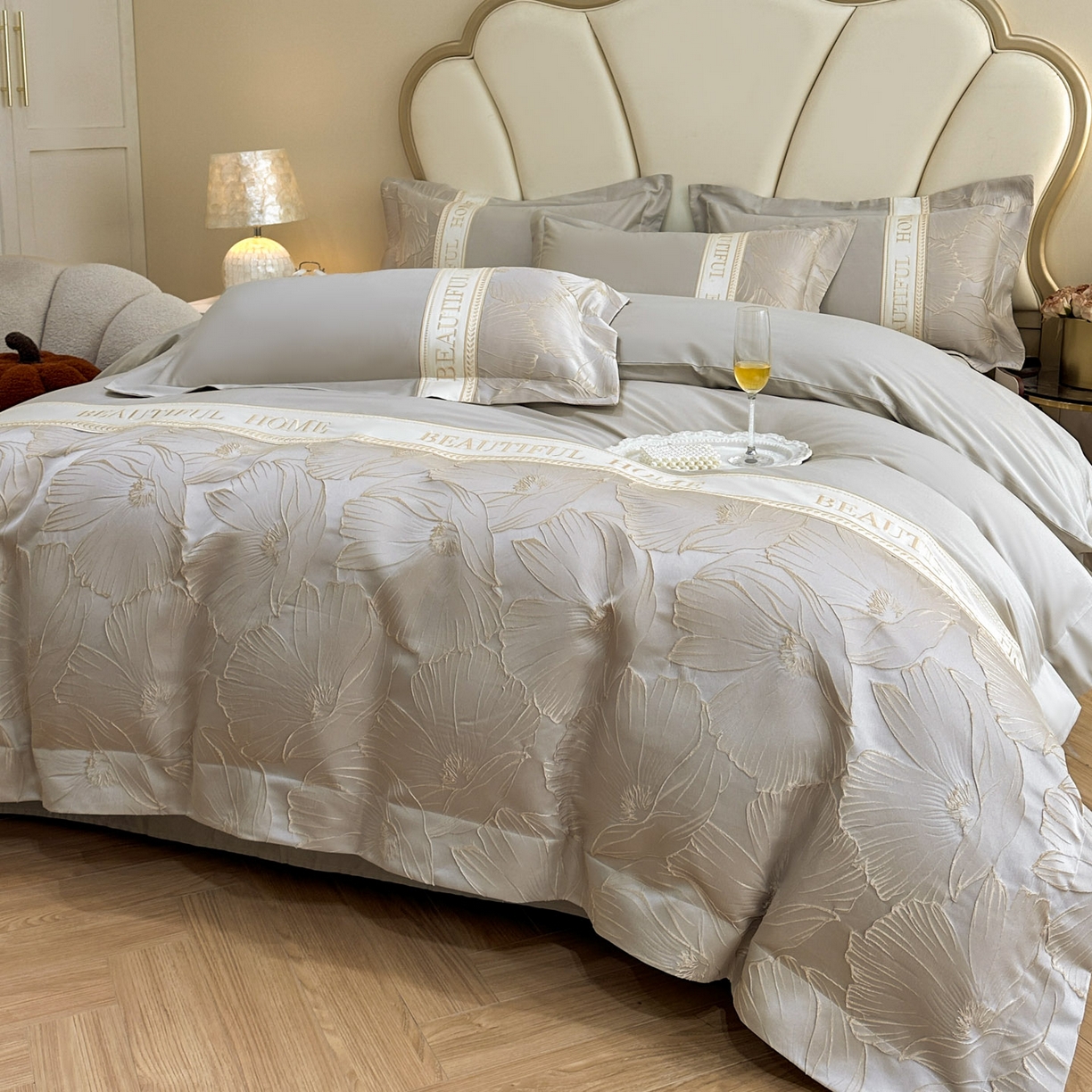 91家纺网 家纺一手货源 找家纺 （总）女子家纺 2025新款亲肤棉立体浮雕刺绣拼接四件套-东方树叶系列