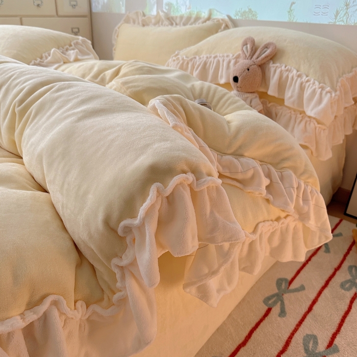 91家纺网 家纺一手货源 找家纺 （总）六巷胡同 2025新款A类法式小清新纯色牛奶绒花边款四件套