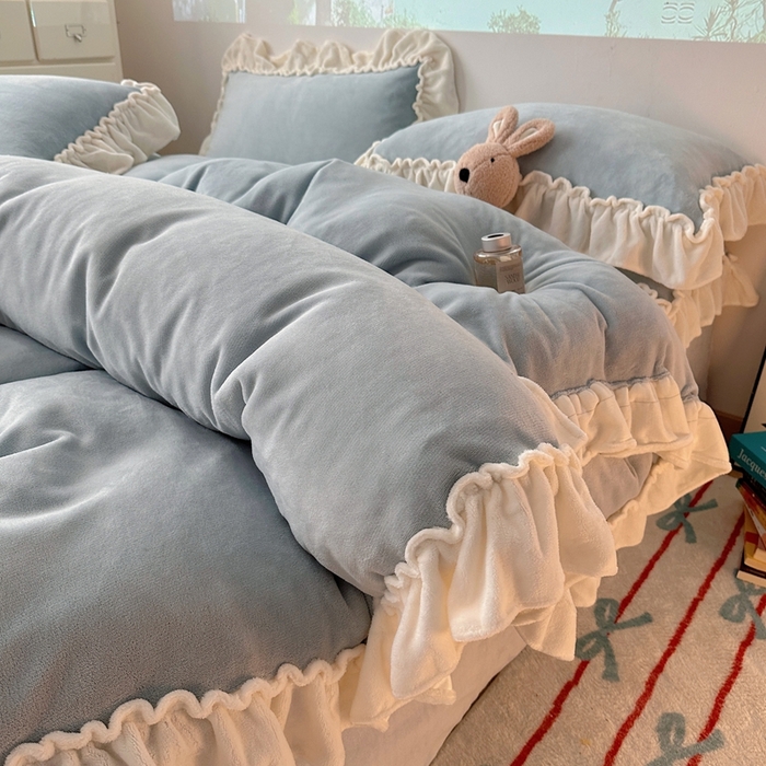 六巷胡同 2025新款A类法式小清新纯色牛奶绒花边款四件套 花边款-淡天蓝