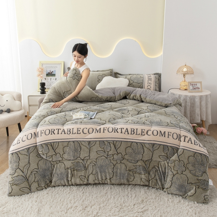 91家纺网 家纺一手货源 找家纺 八方汇（一户被芯生活馆） 2025新款雪花绒羊羔绒加厚冬被子被芯 绿茶情话