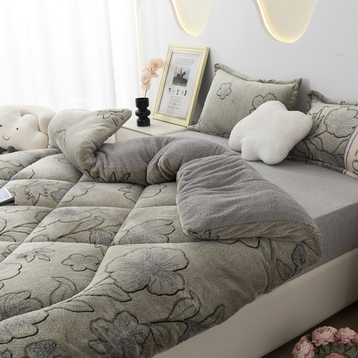 91家纺网 家纺一手货源 找家纺 八方汇（一户被芯生活馆） 2025新款雪花绒羊羔绒加厚冬被子被芯 绿茶情话