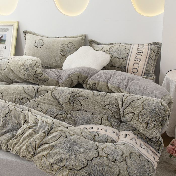 91家纺网 家纺一手货源 找家纺 八方汇（一户被芯生活馆） 2025新款雪花绒羊羔绒加厚冬被子被芯 绿茶情话