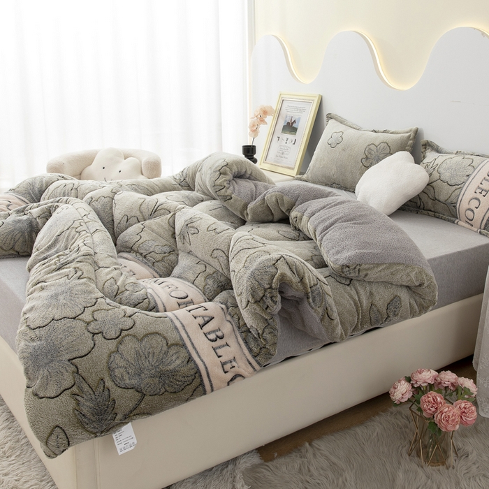 91家纺网 家纺一手货源 找家纺 八方汇（一户被芯生活馆） 2025新款雪花绒羊羔绒加厚冬被子被芯 绿茶情话