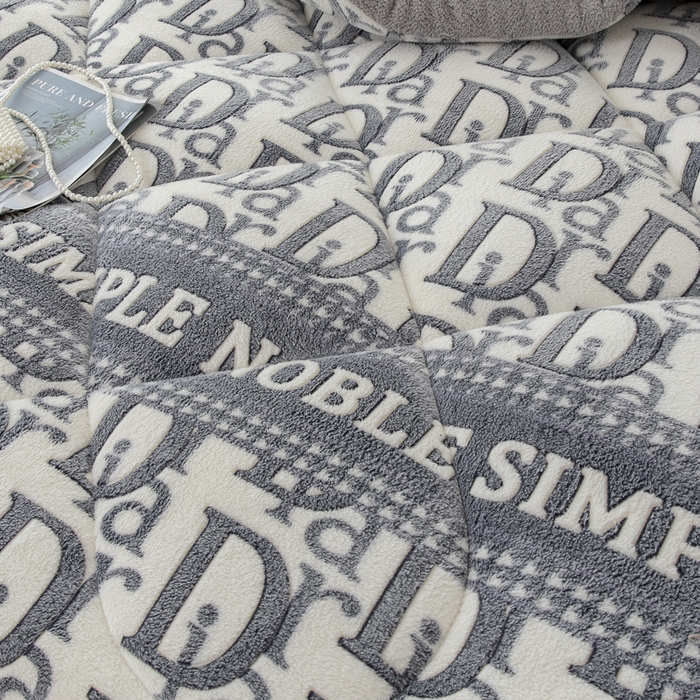 91家纺网 家纺一手货源 找家纺 八方汇（一户被芯生活馆） 2025新款雪花绒羊羔绒加厚冬被子被芯 用心的爱