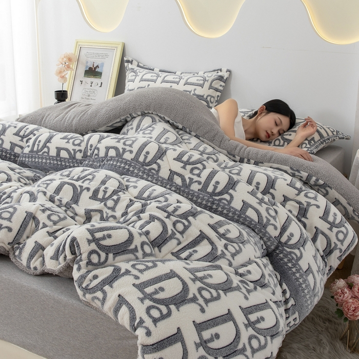 91家纺网 家纺一手货源 找家纺 八方汇（一户被芯生活馆） 2025新款雪花绒羊羔绒加厚冬被子被芯 用心的爱