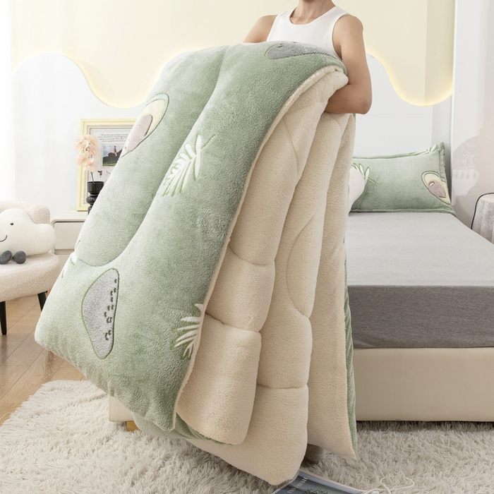 91家纺网 家纺一手货源 找家纺 八方汇（一户被芯生活馆） 2025新款雪花绒羊羔绒加厚冬被子被芯 牛油果