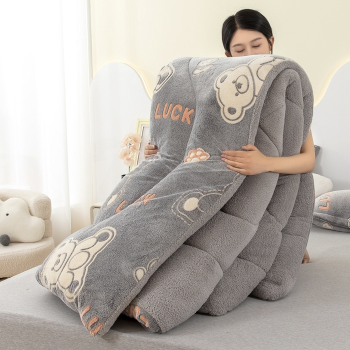 91家纺网 家纺一手货源 找家纺 八方汇（一户被芯生活馆） 2025新款雪花绒羊羔绒加厚冬被子被芯 幸运熊